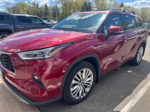 Ruby Flare Pearl 2024 Toyota Highlander Platinum