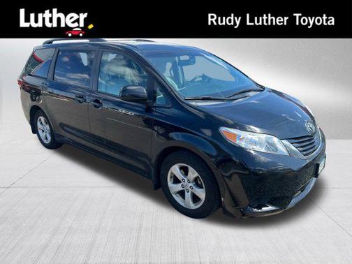 2016 Toyota Sienna LE