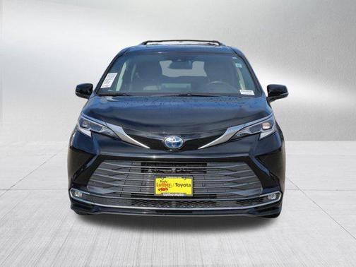 2022 Toyota Sienna Platinum 7 Passenger