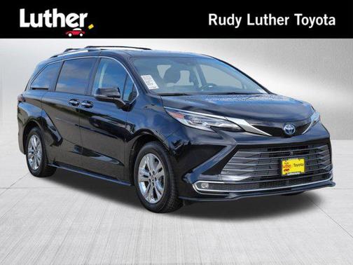 2022 Toyota Sienna Platinum 7 Passenger