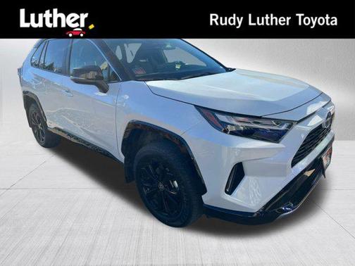 2023 Toyota RAV4 Hybrid SE