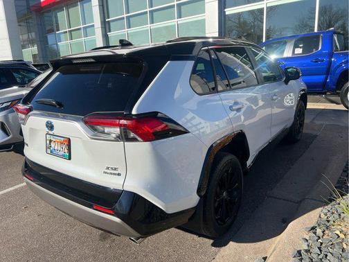 2023 Toyota RAV4 Hybrid SE