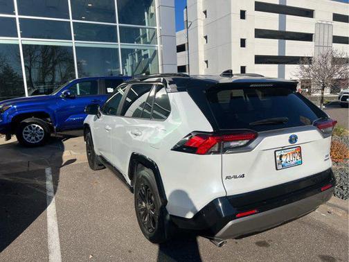 2023 Toyota RAV4 Hybrid SE