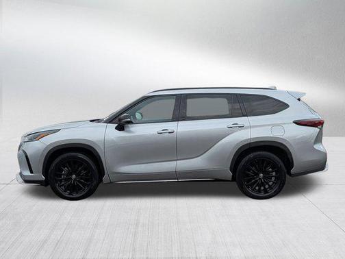 Celestial Silver Metallic 2025 Toyota Highlander XSE