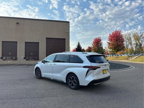 2025 Toyota Sienna Platinum 7 Passenger
