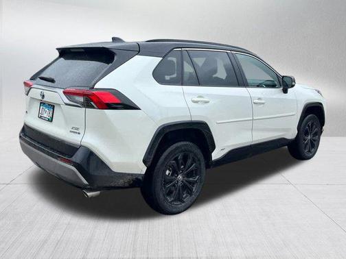 2022 Toyota RAV4 Hybrid SE