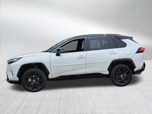 2022 Toyota RAV4 Hybrid SE