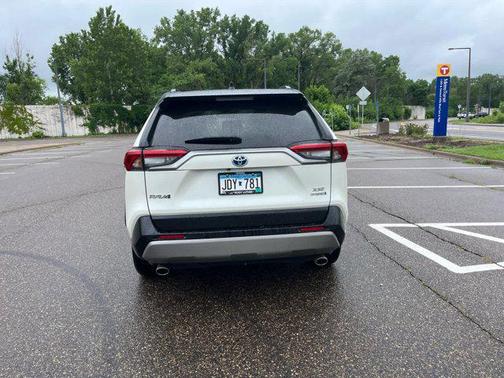 2022 Toyota RAV4 Hybrid SE