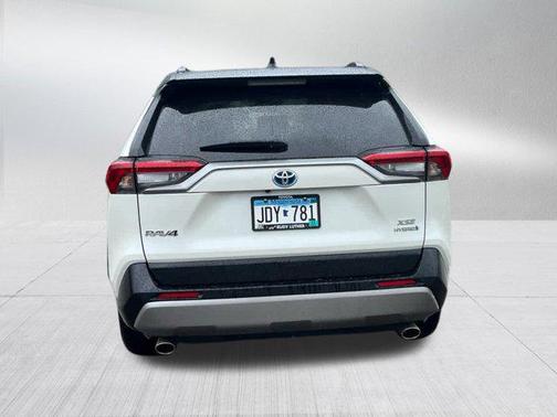 2022 Toyota RAV4 Hybrid SE