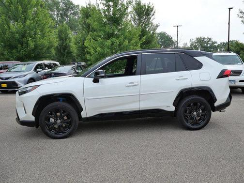 2022 Toyota RAV4 Hybrid SE