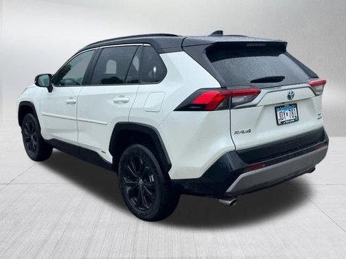 2022 Toyota RAV4 Hybrid SE