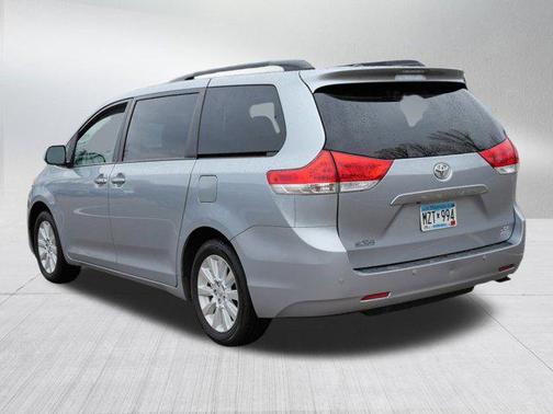 2014 Toyota Sienna XLE