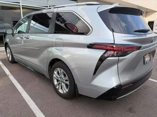 Celestial Silver Metallic 2023 Toyota Sienna Platinum