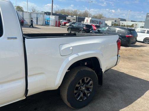 Super White 2020 Toyota Tacoma SR5