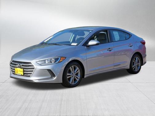 Shale Gray Metallic 2017 Hyundai ELANTRA SE