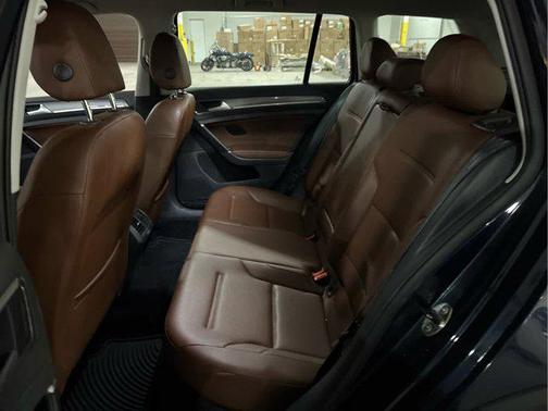 2017 Volkswagen Golf Alltrack TSI S