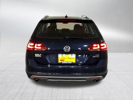 2017 Volkswagen Golf Alltrack TSI S