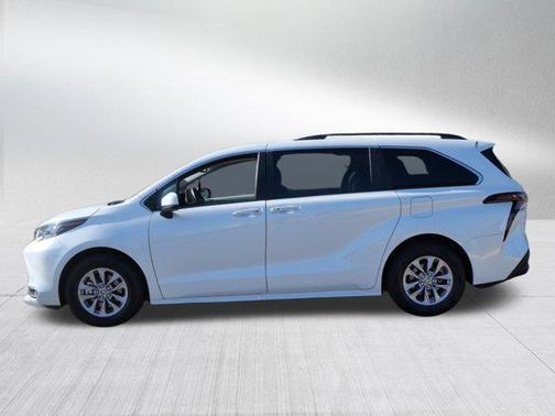Wind Chill Pearl 2024 Toyota Sienna XLE