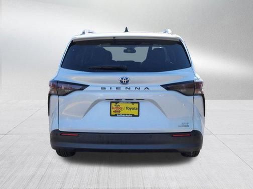 Wind Chill Pearl 2024 Toyota Sienna XLE