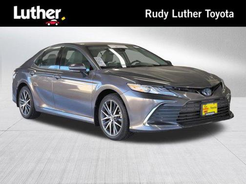 2023 Toyota Camry Hybrid XLE