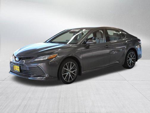 2023 Toyota Camry Hybrid XLE