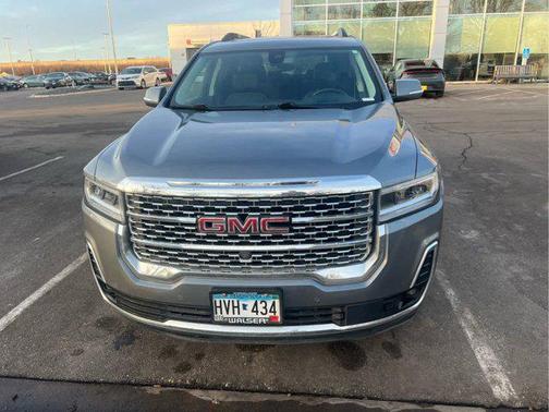 2022 GMC Acadia Denali