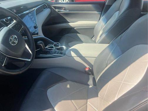 2018 Toyota Camry Hybrid XLE