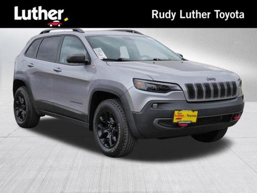 Billet Silver Metallic Clearcoat 2019 Jeep Cherokee Trailhawk