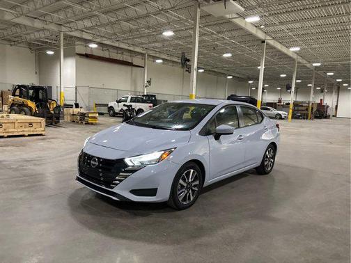 Gray Sky Pearl 2025 Nissan Versa 1.6 SV