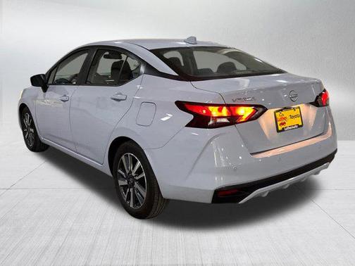 Gray Sky Pearl 2025 Nissan Versa 1.6 SV