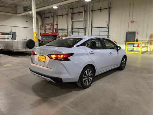 Gray Sky Pearl 2025 Nissan Versa 1.6 SV