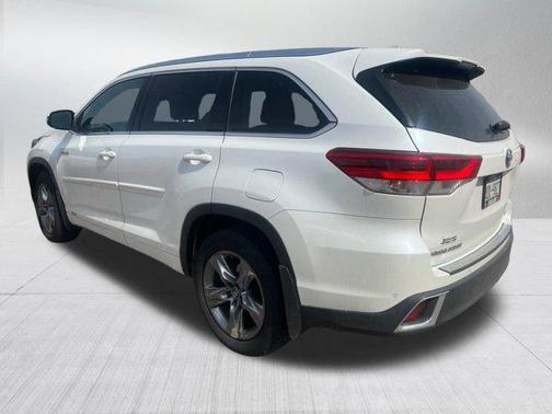 Blizzard Pearl 2019 Toyota Highlander Hybrid Platinum