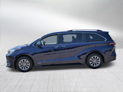 2021 Toyota Sienna XLE 7 Passenger