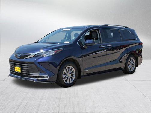 2021 Toyota Sienna XLE 7 Passenger