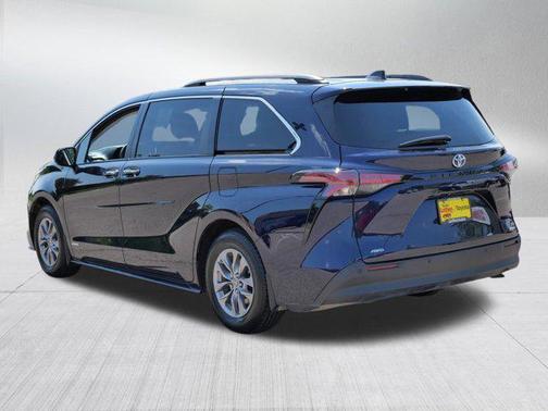 2021 Toyota Sienna XLE 7 Passenger