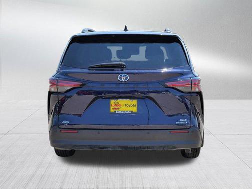 2021 Toyota Sienna XLE 7 Passenger