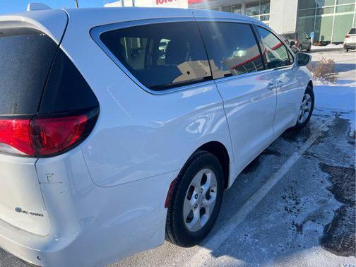 2018 Chrysler Pacifica Hybrid Touring Plus