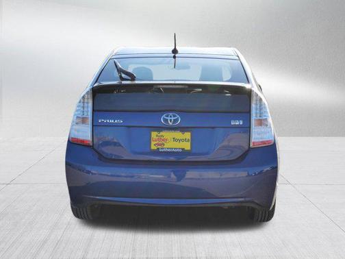 2010 Toyota Prius III