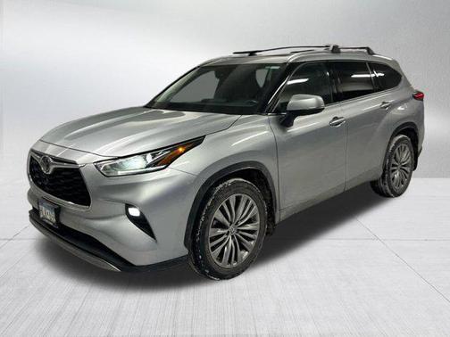 2022 Toyota Highlander Platinum
