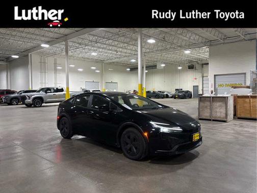 2025 Toyota Prius LE