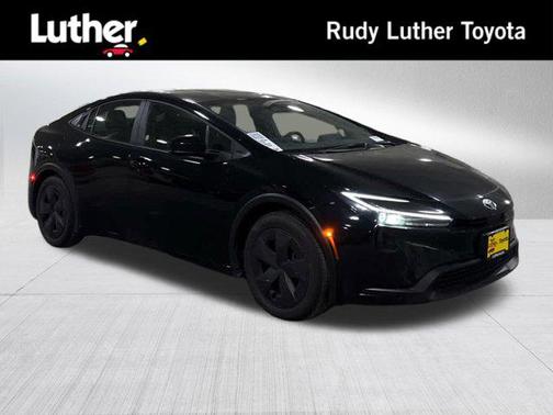 2025 Toyota Prius LE