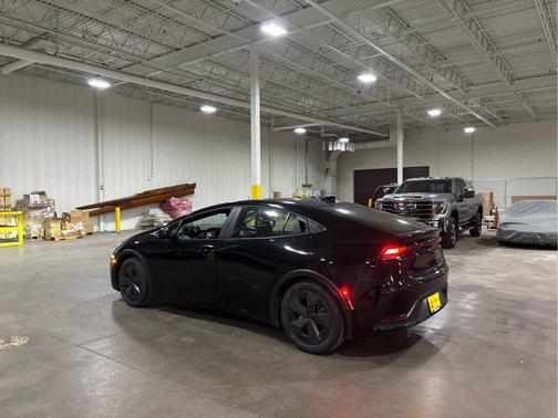 2025 Toyota Prius LE