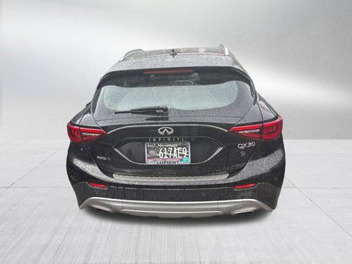 2018 INFINITI QX30 Premium