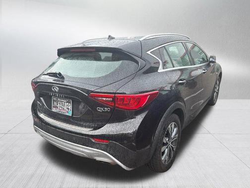 2018 INFINITI QX30 Premium