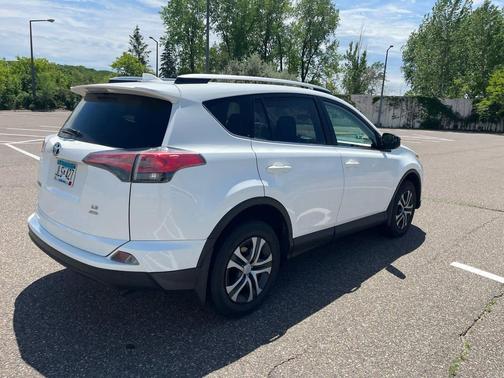 Super White 2016 Toyota RAV4 LE