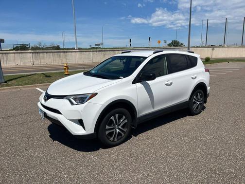Super White 2016 Toyota RAV4 LE