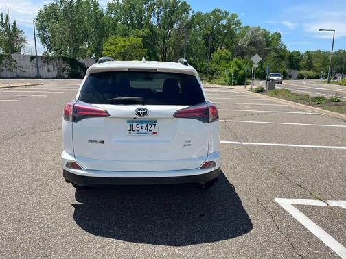 Super White 2016 Toyota RAV4 LE
