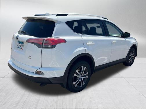 Super White 2016 Toyota RAV4 LE