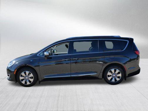 2018 Chrysler Pacifica Hybrid Limited