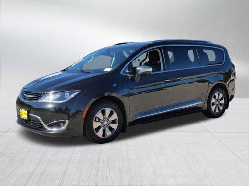 2018 Chrysler Pacifica Hybrid Limited